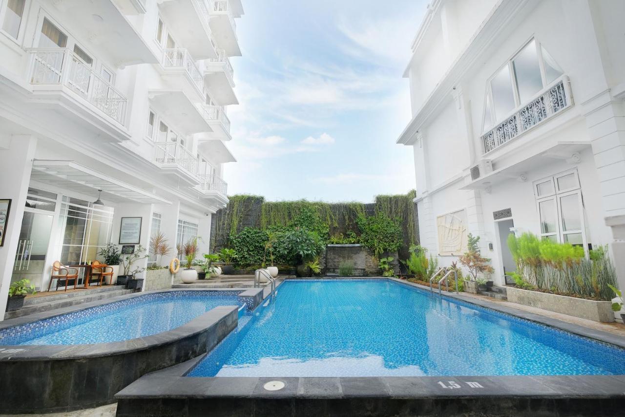 Hotel Royal Darmo Malioboro 4*